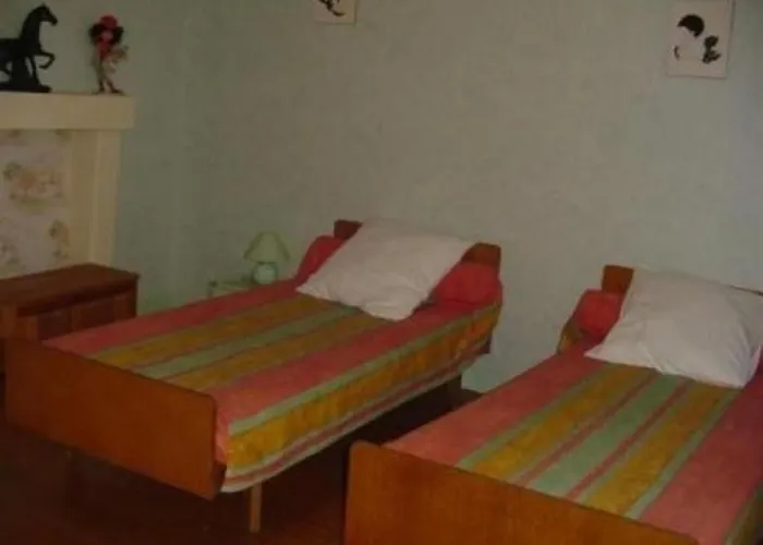 Hébergement de vacances Aubigné-racan, 5 Pièces, 7 Personnes - Fr-1-410-156 *